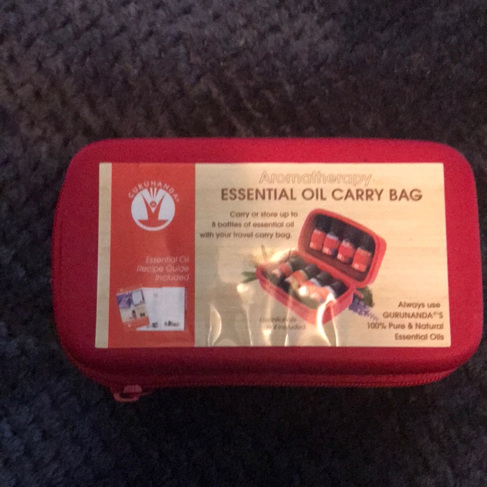 ⚜️Essential Oils Red Travel Case! NWT!